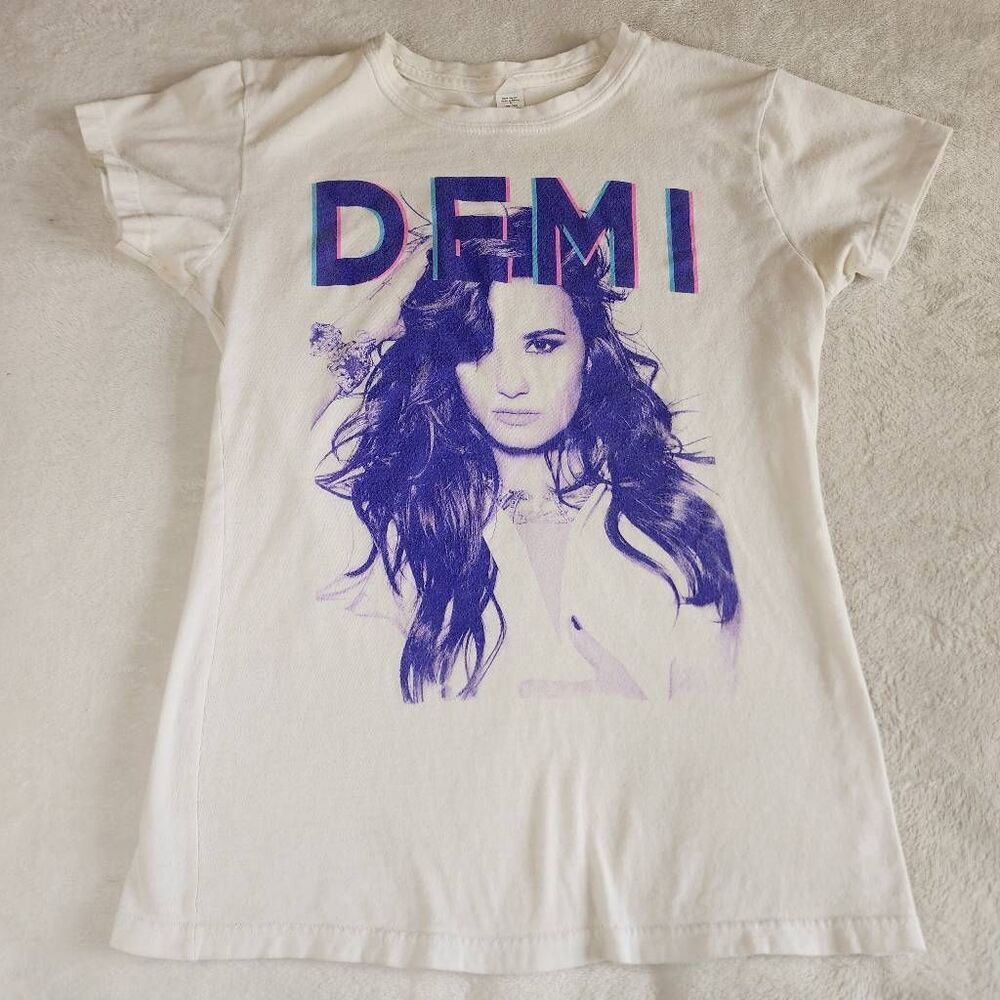 Tultex Demi Lovato Tshirt With Graphics Size Large